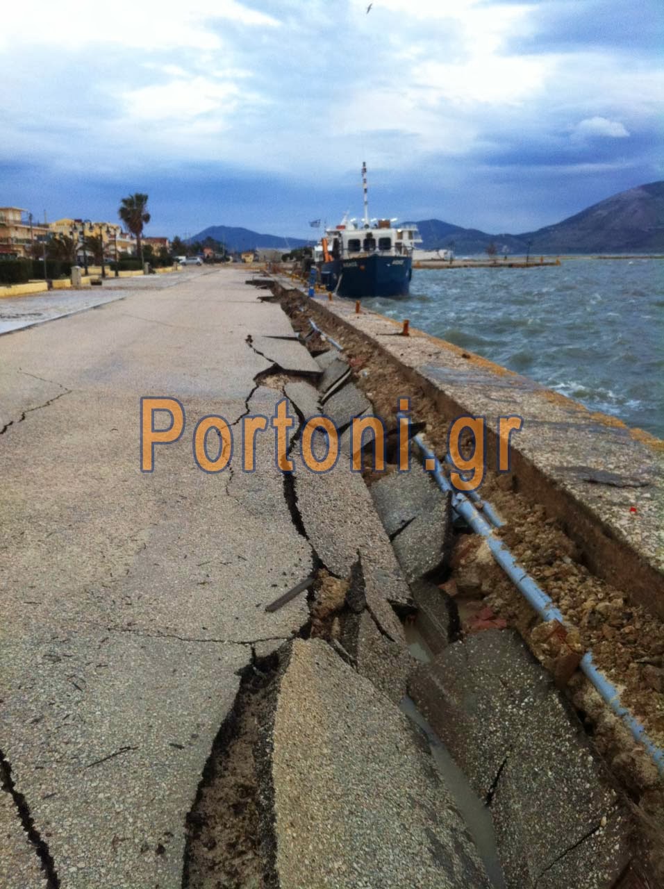 Σοκαριστικές εικόνες από το λιμάνι του Ληξουρίου [Photos] - Φωτογραφία 5