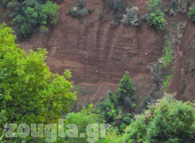 Φθιώτιδα: Μείγμα αερίων αναδύεται μετά από σεισμικές δονήσεις - Φωτογραφία 1