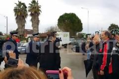 Hλεία-τώρα: Συμπλοκή μεταξύ αγροτών και αστυνομίας στην Ε.Ο. Πύργου - Πατρών στον κόμβο της Μαραθιάς!