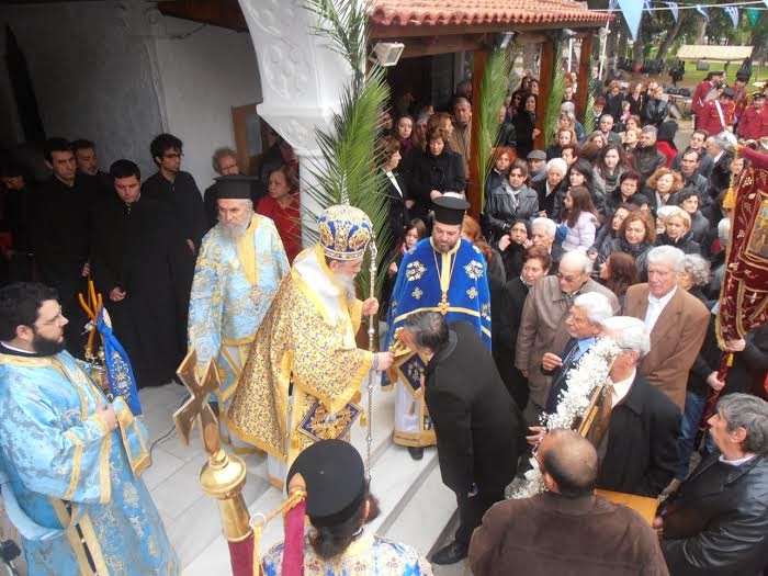 Στις εορταστικές εκδηλώσεις του Ιερού Ναού Υπαπαντής του Κυρίου στην Αγία Φιλοθέη παραβρέθηκε ο Δήμαρχος Αμαρουσίου Γ. Πατούλης - Φωτογραφία 2