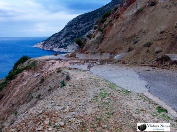 Το απόλυτο ΣΟΚ από την παραλία του Μύρτου - Ο σεισμός έκοψε ... - Φωτογραφία 11