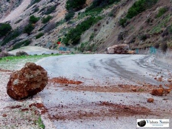 Το απόλυτο ΣΟΚ από την παραλία του Μύρτου - Ο σεισμός έκοψε ... - Φωτογραφία 12