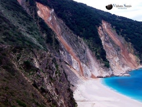 Το απόλυτο ΣΟΚ από την παραλία του Μύρτου - Ο σεισμός έκοψε ... - Φωτογραφία 7
