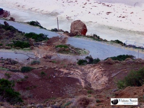 Το απόλυτο ΣΟΚ από την παραλία του Μύρτου - Ο σεισμός έκοψε ... - Φωτογραφία 9