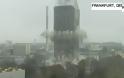 Δέος προκαλεί η κατεδάφιση ενός πύργου 116 μέτρων [video]