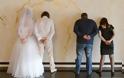 Ρώσοι νεόνυμφοι τερματίζουν τη γαμήλια φωτογραφία - Φωτογραφία 13