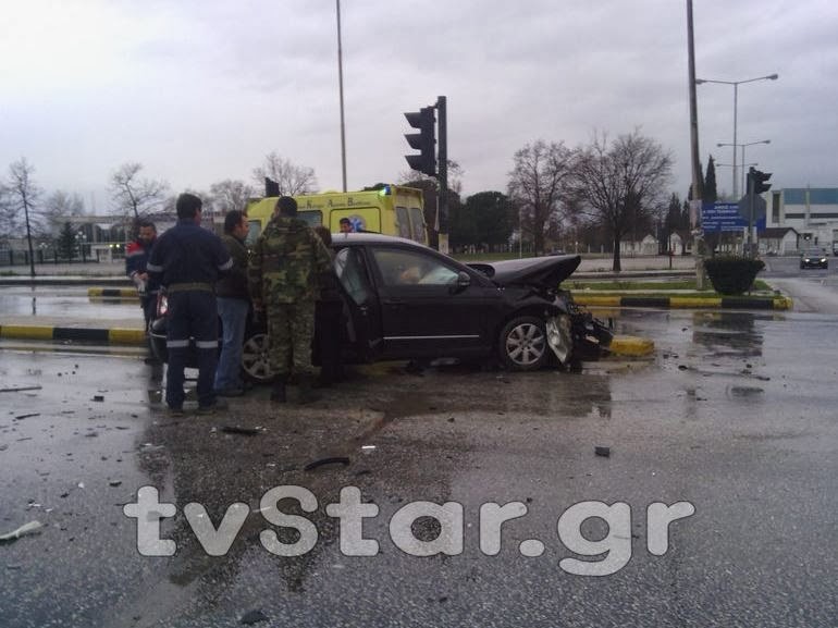 ΠΡΙΝ ΛΙΓΟ: Τροχαίο στη Λαμία - Φωτογραφία 3