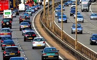 «Ξέφυγε» η μόλυνση σε αυτοκινητόδρομο της Βρετανίας - Φωτογραφία 1