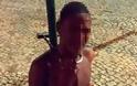 Βραζιλία: Έγδυσαν, αλυσόδεσαν και ξυλοφόρτωσαν κλέφτη δημοσίως