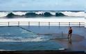 Κύματα δέκα μέτρων σάρωσαν τις ισπανικές ακτές (ΦΩΤΟ)
