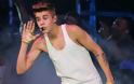 Οι πιλότοι του J. Bieber με μάσκες οξυγόνου για να μην εισπνέουν μαριχουάνα
