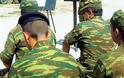 Φαντάροι - στρατιωτικοί παλεύουν στο πλευρό του λαού της Κεφαλονιάς και οι επιχειρηματίες τους εκμεταλλεύονται