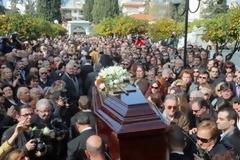 Αποχαιρέτησαν τη Τζένη Βάνου [Photos]