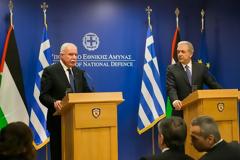 Δηλώσεις ΥΕΘΑ Δημήτρη Αβραμόπουλου και ΥΠΕΞ Παλαιστινιακής Αρχής Riad Al Malki μετά τη συνάντησή τους στο ΥΠΕΘΑ