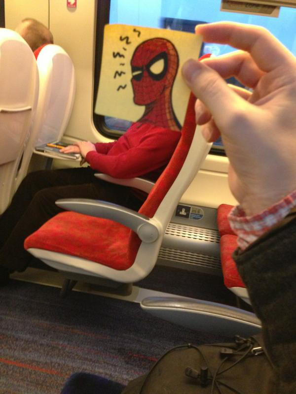 Τι γίνεται όταν ένας θεότρελος τύπος ζωγραφίζει φάτσες και τις κάνει κολάζ μέσα σε τρένα πάνω σε επιβάτες; [photos] - Φωτογραφία 14