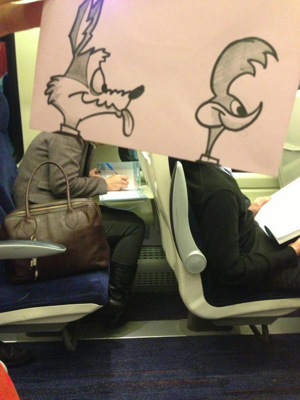 Τι γίνεται όταν ένας θεότρελος τύπος ζωγραφίζει φάτσες και τις κάνει κολάζ μέσα σε τρένα πάνω σε επιβάτες; [photos] - Φωτογραφία 7