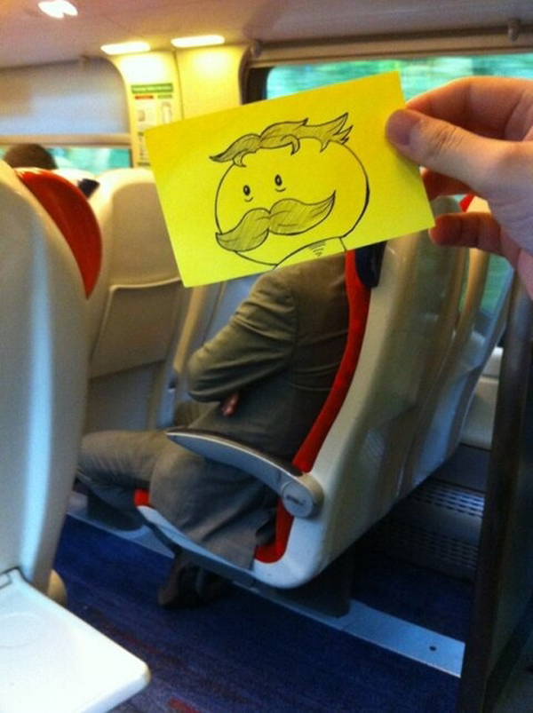 Τι γίνεται όταν ένας θεότρελος τύπος ζωγραφίζει φάτσες και τις κάνει κολάζ μέσα σε τρένα πάνω σε επιβάτες; [photos] - Φωτογραφία 9