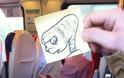 Τι γίνεται όταν ένας θεότρελος τύπος ζωγραφίζει φάτσες και τις κάνει κολάζ μέσα σε τρένα πάνω σε επιβάτες; [photos] - Φωτογραφία 6