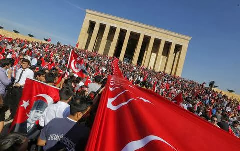 Οι Τούρκοι αυξήθηκαν κατά 1 εκατομμύριο σε ένα χρόνο - Φωτογραφία 1
