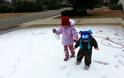 Τρομερός μπαμπάς έφτιαξε… χιόνι για την κόρη του! - Φωτογραφία 1