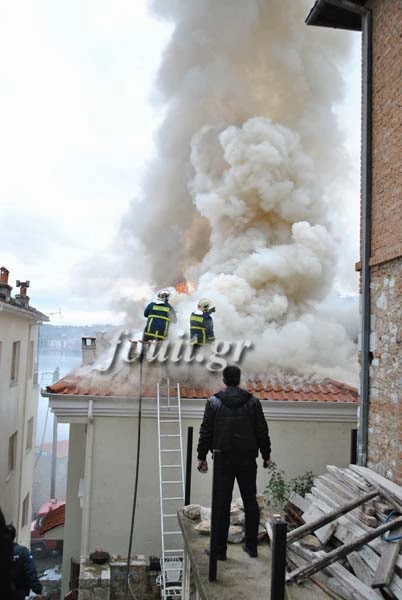 Καστοριά: Φωτιά σε οικία από τζάκι [Videos - Photos] - Φωτογραφία 2