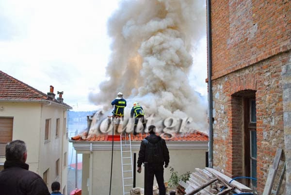 Καστοριά: Φωτιά σε οικία από τζάκι [Videos - Photos] - Φωτογραφία 6