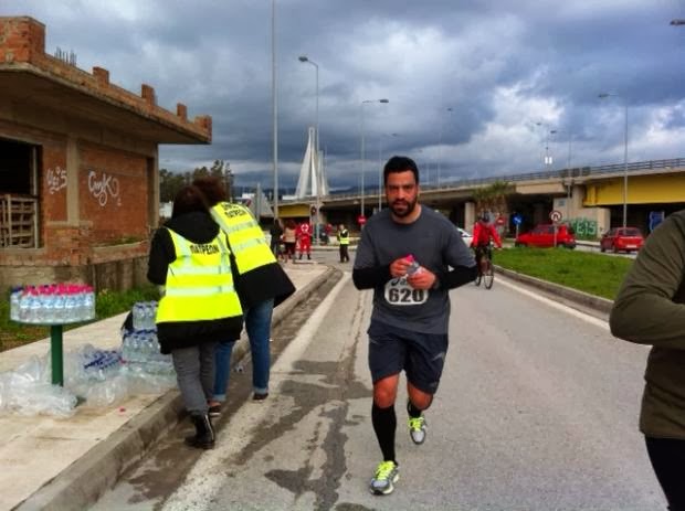 Πάτρα: Πάνω από 530 δρομείς έτρεξαν από την Ναύπακτο έως την πλατεία Γεωργίου - Και πρόταση γάμου πάνω στη Γέφυρα! - Φωτογραφία 5