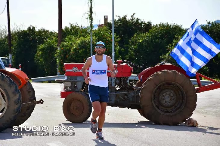 Έκλεισαν την Εθνική Ναυπλίου Μυκηνών οι αγροτοκτηνοτρόφοι Αργολίδος - Φωτογραφία 4