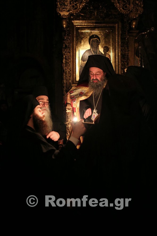 4288 - Αγρυπνία αυτή την ώρα στο Βατοπαίδι. Άγει τα ονομαστήριά του ο Ηγούμενος Αρχιμ. Εφραίμ - Φωτογραφία 2