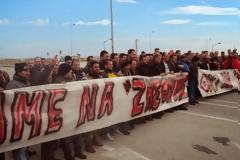 Ενισχύουν τα μπλόκα οι αγρότες της Πιερίας