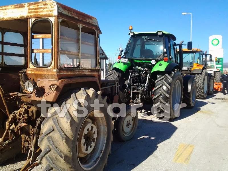 Φθιώτιδα: Τρακτέρ και ματ στον παράδρομο της εθνικής οδού [Videos - Photos] - Φωτογραφία 2