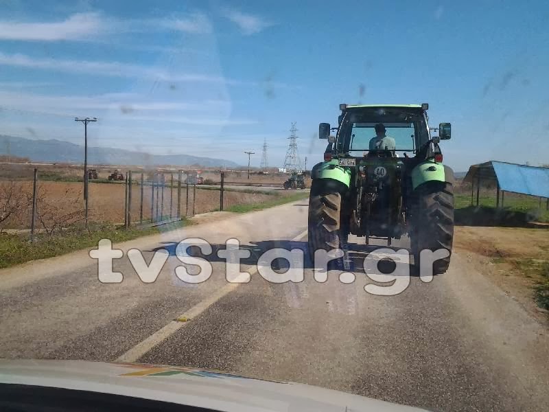 Φθιώτιδα: Τρακτέρ και ματ στον παράδρομο της εθνικής οδού [Videos - Photos] - Φωτογραφία 7