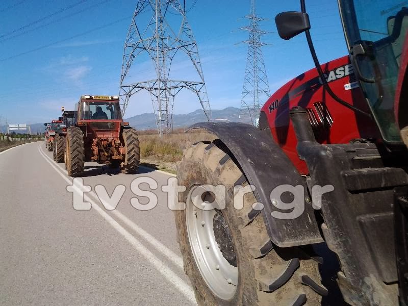 Φθιώτιδα: Τρακτέρ και ματ στον παράδρομο της εθνικής οδού [Videos - Photos] - Φωτογραφία 9