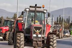 Φθιώτιδα: Τρακτέρ και ματ στον παράδρομο της εθνικής οδού [Videos - Photos]