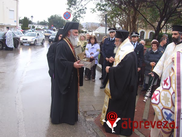 Η Πρέβεζα υποδέχθηκε το Ιερό Λείψανο του Αγίου Ιερομάρτυρος Χαραλάμπους [video] - Φωτογραφία 3