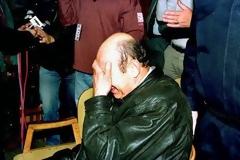 Το έγκλημα που συγκλόνισε τα Βόρεια Προάστια - Ο πατροκτόνος που σκότωσε με τσεκούρι τον 27χρονο γιο του