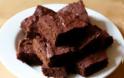 Η συνταγή της ημέρας: Μπράουνις με σταγόνες σοκολάτας χωρίς μίξερ
