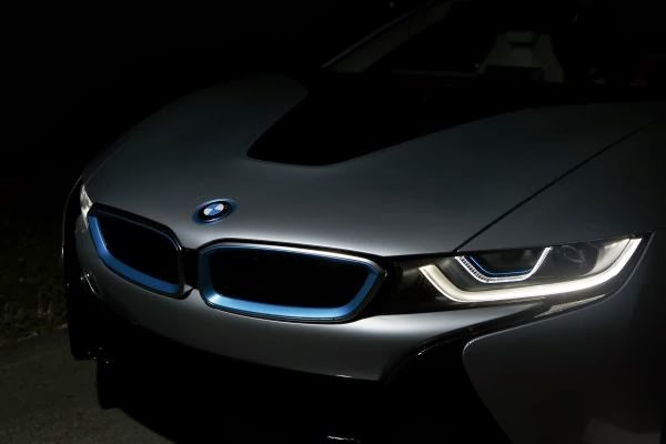 Το BMW i8 είναι το πρώτο αυτοκίνητο παραγωγής με την καινοτόμο τεχνολογία φωτισμού - Φωτογραφία 5