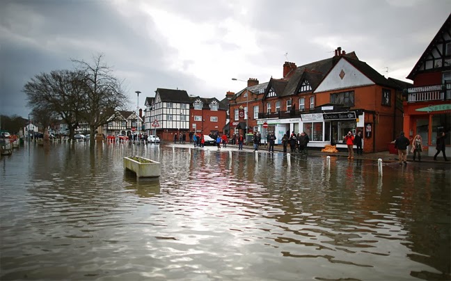 Οι Βρετανοί ζητούν οικονομική βοήθεια μετά τις καταστροφικές πλημμύρες [Photos] - Φωτογραφία 8