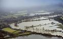 Οι Βρετανοί ζητούν οικονομική βοήθεια μετά τις καταστροφικές πλημμύρες [Photos] - Φωτογραφία 6