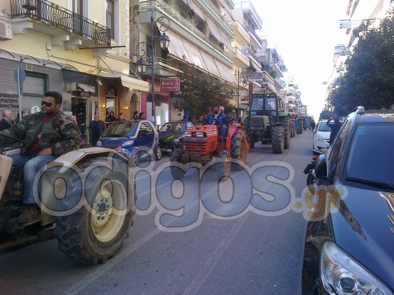 Πύργος: Έφοδο με τα τρακτέρ στο κέντρο της πόλης. Συγκέντρωση στον κόμβο της Αγ. Γεωργίου - Φωτογραφία 6