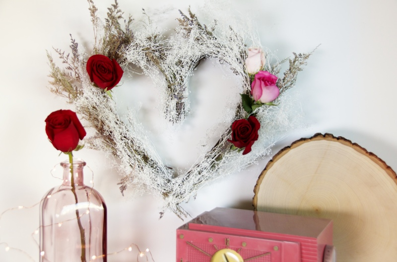 Diy Valentine’s Day: Φτιάξε ένα στεφάνι σε σχήμα καρδιάς για να δημιουργήσεις ρομαντική ατμόσφαιρα! - Φωτογραφία 7