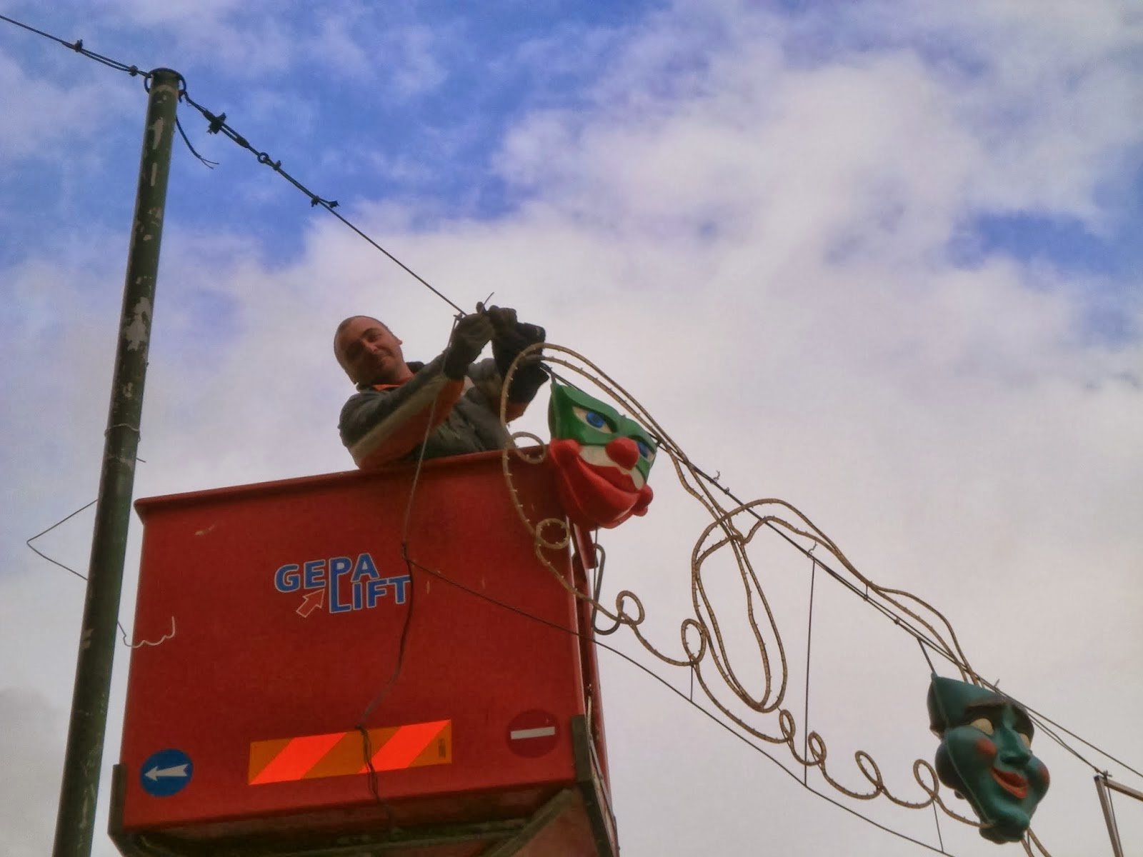 Μπήκαν οι… «μάσκες» στην Ξάνθη! Σε ρυθμούς καρναβαλιού η πόλη –Έκλεισε η 28ης Οκτωβρίου - Φωτογραφία 4