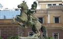 Σοκ: Κινήθηκε το άγαλμα του Θόδωρου Κολοτρώνη!