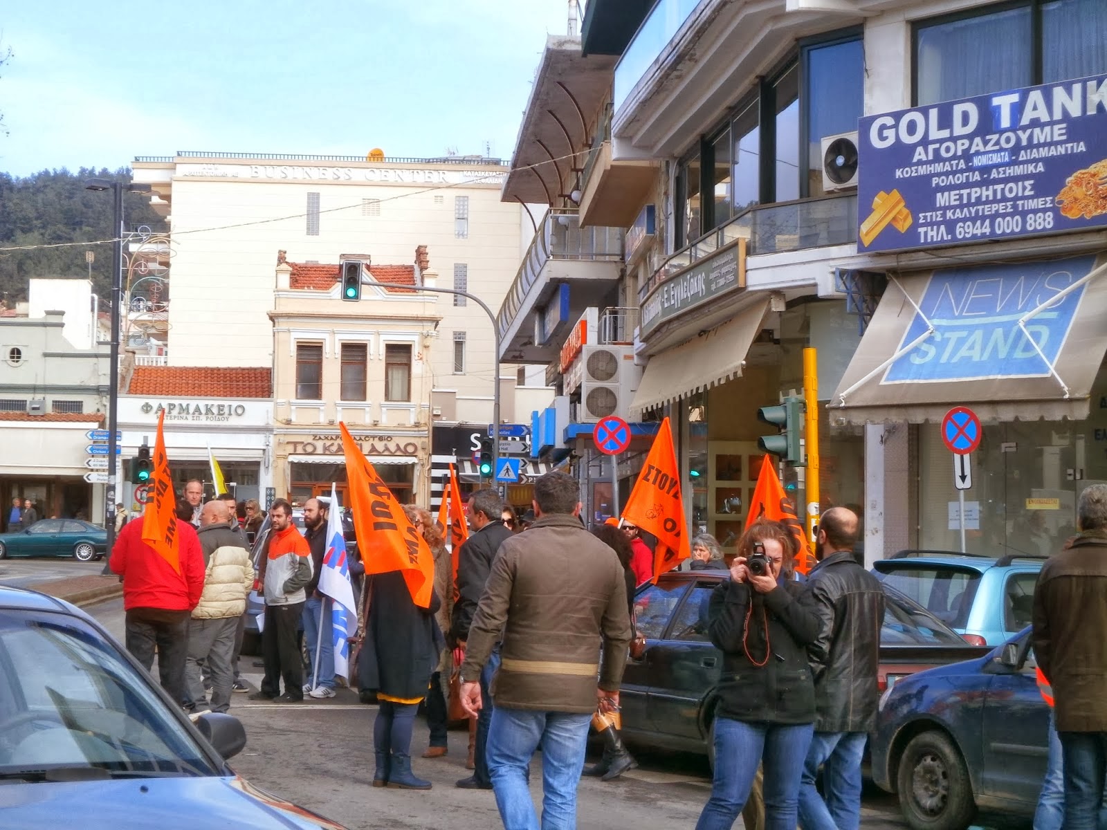 Αυτοκινητοπομπή σχολικών φυλάκων στο κέντρο της Ξάνθης – Σήκωσαν στο «πόδι» την πόλη! [Video - Photos] - Φωτογραφία 5