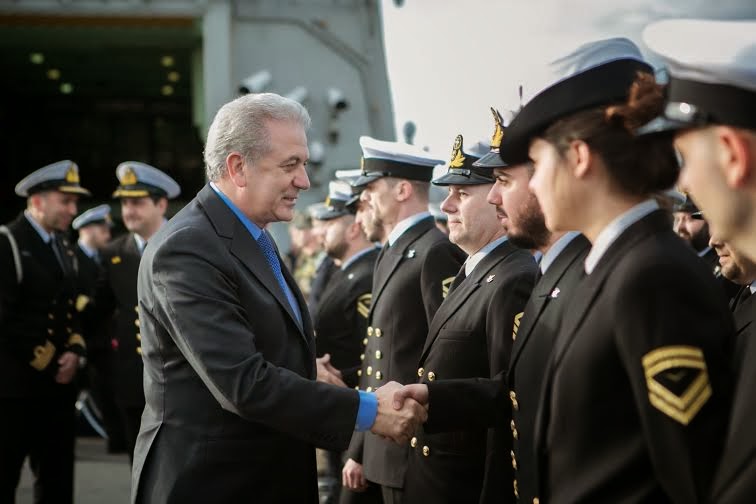 Χαιρετισμός ΥΕΘΑ Δημήτρη Αβραμόπουλου στο πλήρωμα της Φρεγάτας ΨΑΡΑ η οποία απέπλευσε για να συμμετάσχει στην επιχείρηση «ATALANTA» - Φωτογραφία 2