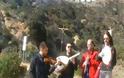 Απίστευτο: Τρικαλινοι τραγούδησαν την καραγκούνα στο HOLLYWOOD! [video]