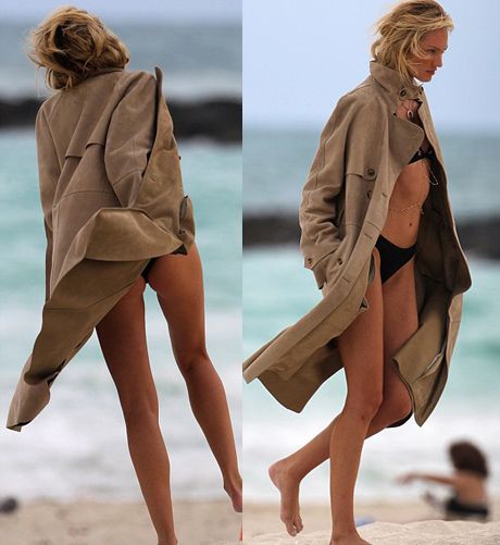 Κάντις Σουάνπολ: Ένας άγγελος στην παραλία με μπικίνι και παλτό - Φωτογραφία 4