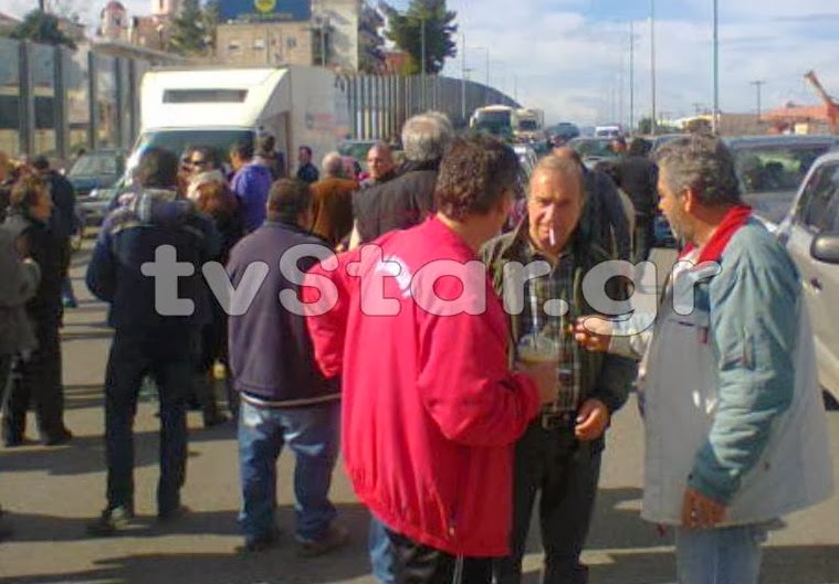 Έκλεισαν την Εθνική οδό οι κάτοικοι στα Οινόφυτα - Φωτογραφία 3