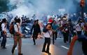 Venezuela Coup? Gunfire, Clashes as 3 Dead in Violent Caracas Protest - Φωτογραφία 2